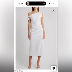 Clio Tie Shoulder Linen Blend Midi Dress
WAYF MEDIUM